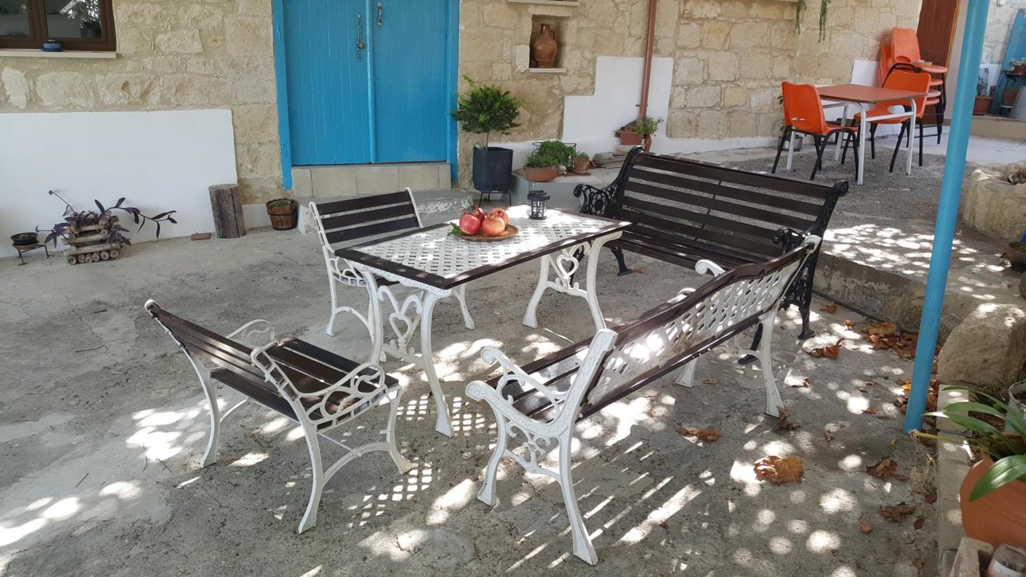 Faith'S Stone House Guest House Simou Exterior photo